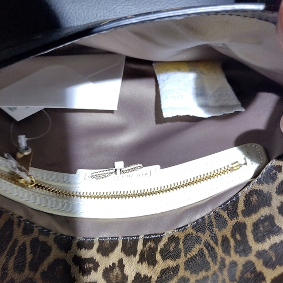 Henri Bendel - Picture 2 of 7